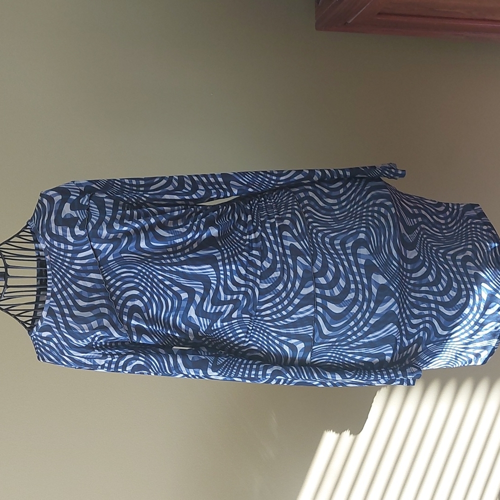 NWT DRESS, Size L,  96% Polyester,4% Elastan